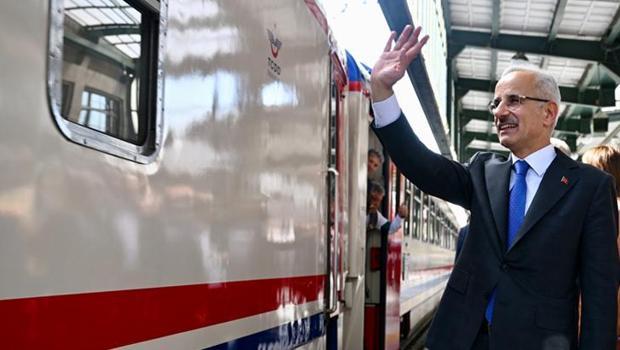 Raylarda sanat yolculuğu! Tiyatro Treni 4 Mayıs`ta Ankara`dan yola çıkıyor