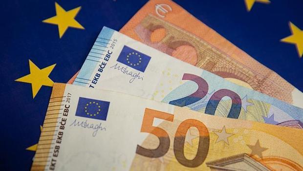 Euro Bölgesi`nde şirket kredileri hız kazandı