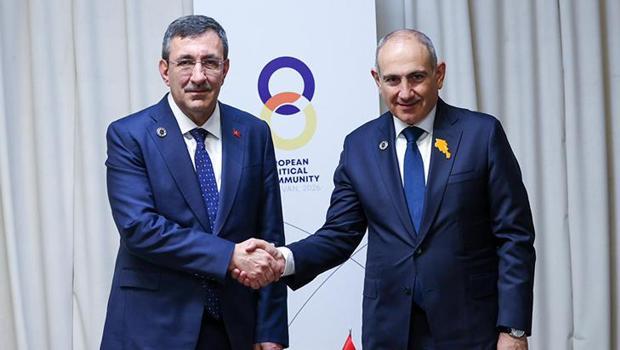 Cumhurbaşkanı Yardımcısı Yılmaz, Ermenistan Başbakanı Paşinyan ile bir araya geldi