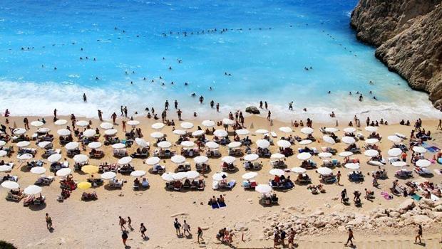 Bayram tatilinde 180 milyar liralık seyahat hacmi bekleniyor
