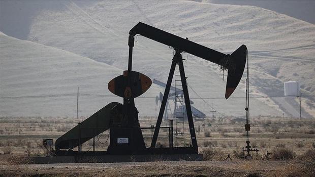 Brent petrolün varil fiyatı yüzde 5`in üzerinde geriledi