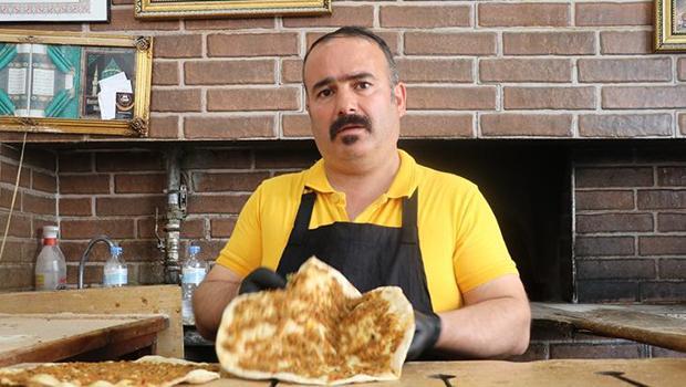 50 TL`lik lahmacunun sırrını açıkladı! `Ucuza satıyorum ama kazanıyorum`