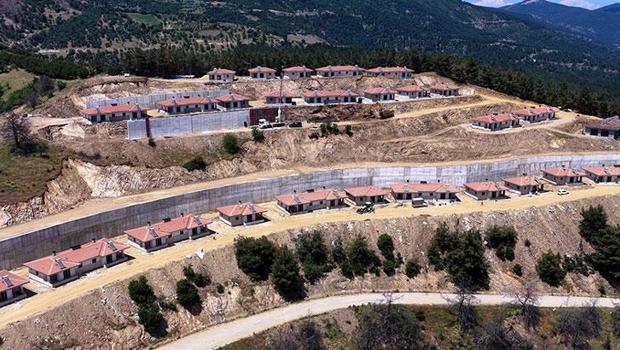 Ödemiş afet konutları yangının birinci yılında teslim ediliyor