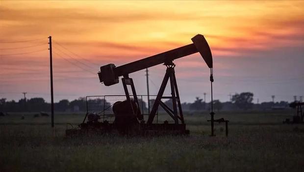 Brent petrolün varili 76 dolardan işlem görüyor