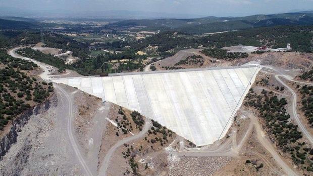 İzmir`deki Musacalı Barajı`ndan tarım arazilerine su verilmeye başlandı