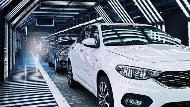 Otomobil tercihinde bu yılın renkleri |||gri||| ve |||beyaz|||