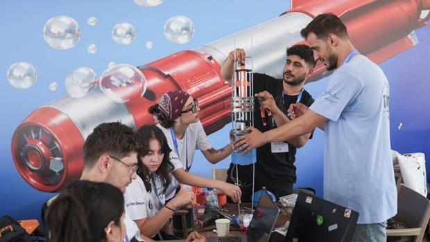 Genç mühendisler su altı roketleriyle Türkiye`nin yerli savunma sanayisine katkı sunmayı hedefliyor