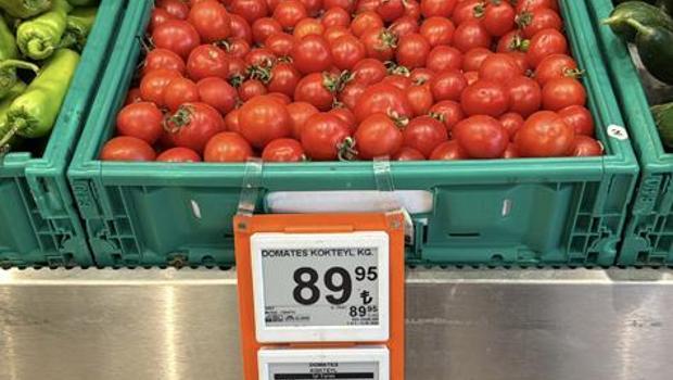 Tarladan sofraya fiyat uçurumu! 30 TL’lik domates markette 100 TL’ye kadar çıkıyor