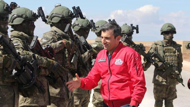 Bayraktar`dan TEKNOFEST Güneydoğu alanında inceleme