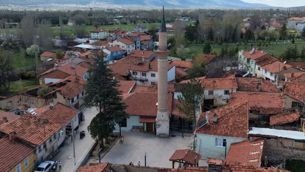 Camideki delikten hazine çıktı! Bakan Ersoy: Titizlikle çalıştık