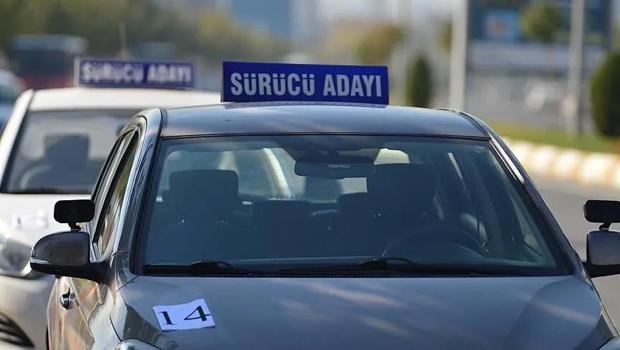 Ehliyet sınavında yeni model! Direksiyon sınavında rota değişiyor
