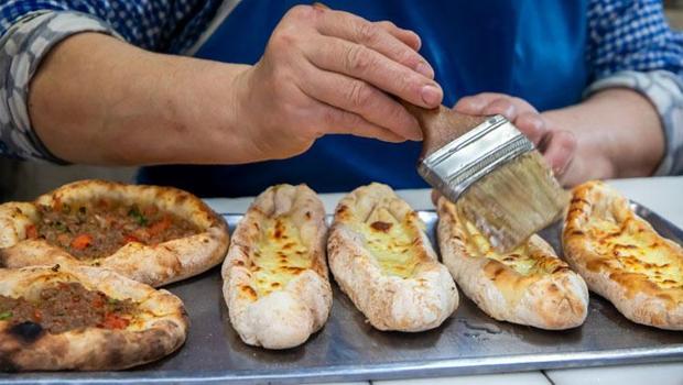 Kapısında sıra oluyorlardı! Bursa`nın ünlü pidecisinde at ve eşek eti skandalı