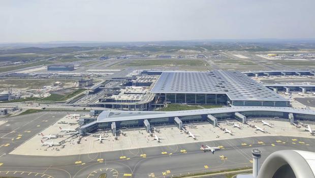 İstanbul Havalimanı Amsterdam ve Paris`i geçti: Avrupa`nın en yoğunu