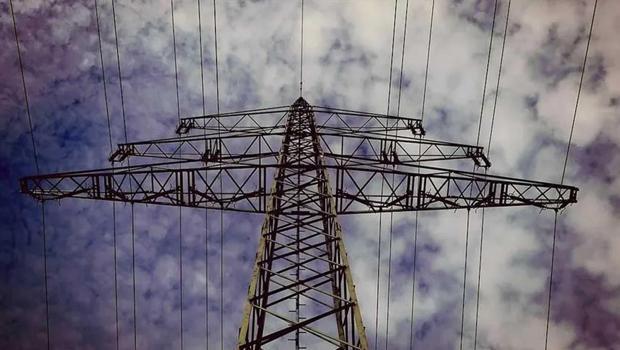 Elektrik iletim ve dağıtım altyapısına 2035`e kadar 80 milyar dolar yatırım yapılacak