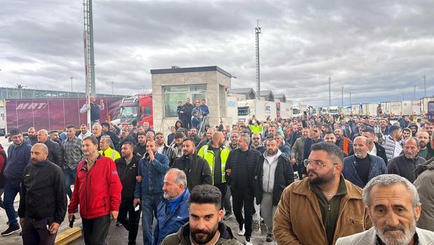 Tır şoförleri sınır kapılarında kontak kapattı