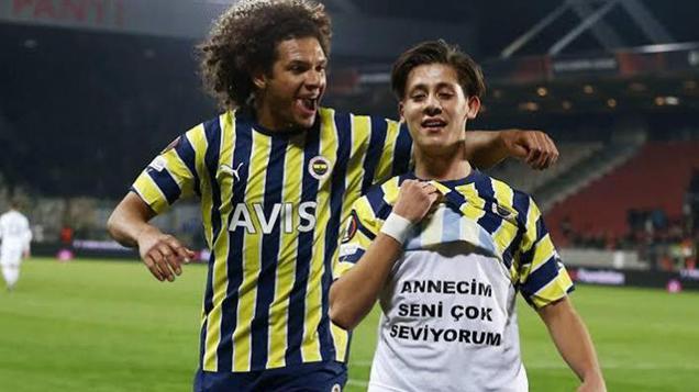 Jorge Jesus yeni forvetini Süper Ligden buldu Fenerbahçe transfer görüşmelerine başladı