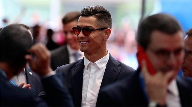 Ronaldo: Messiden daha çok hak ediyorum