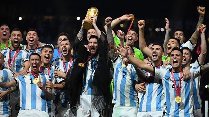 Arjantinin zaferini dünya basını böyle gördü Messi kahraman, Mbappeli Fransa nakavt