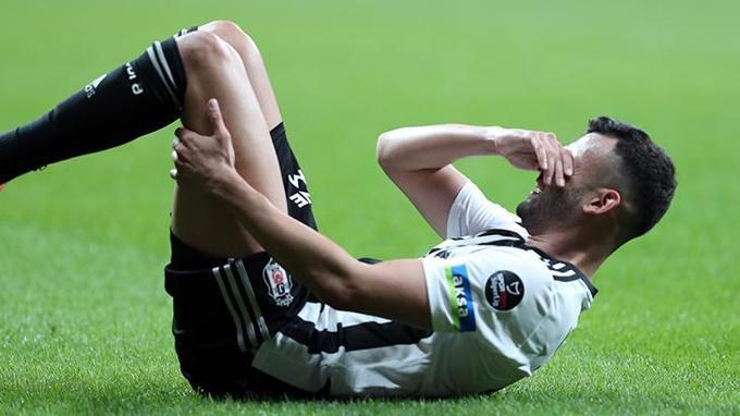 Fenerbahçeden Beşiktaşa transfer Tarih verdi: Görüşmeler yapılıyor