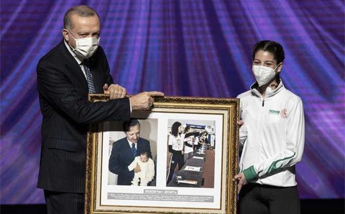 Son Dakika... Beştepedeki törene damga vuran an 18 yıl sonra...