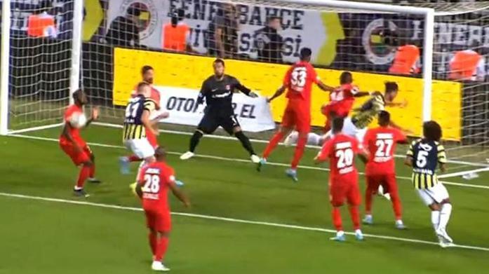 Fenerbahçe-Ümraniyespor maçına damga vuran penaltı pozisyonu Maç sonu açıkladı