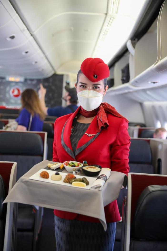 THY, Türk yemeklerini yabancı yolcularının beğenisine sunacak