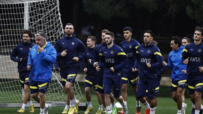 Fenerbahçede ayaklar yere sağlam basıyor Pereira ve Yanal dönemindeki hatalar yapılmayacak