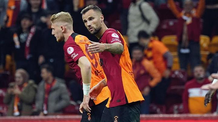 Galatasarayda Okan Buruk ile Mauro Icardi arasındaki diyalog ortaya çıktı
