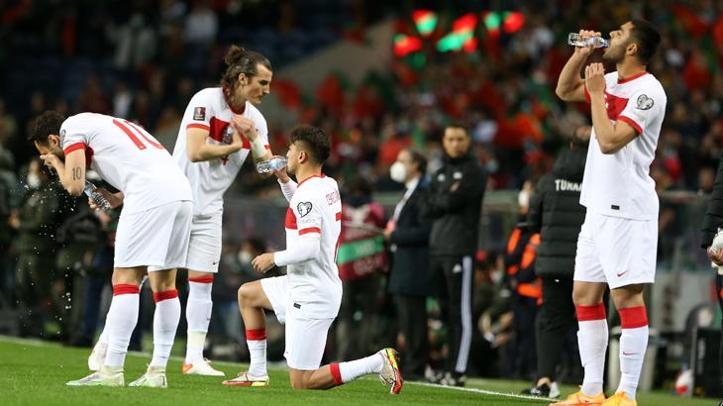 Spor yazarları Portekiz - Türkiye maçını değerlendirdi: İnanılır gibi değil, radikal değişim gerek...