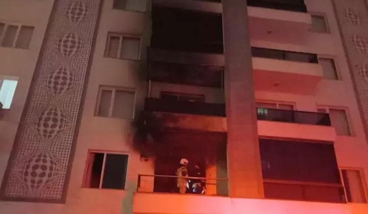 Uzaklaştırma kararı sonrası evini ateşe verdi