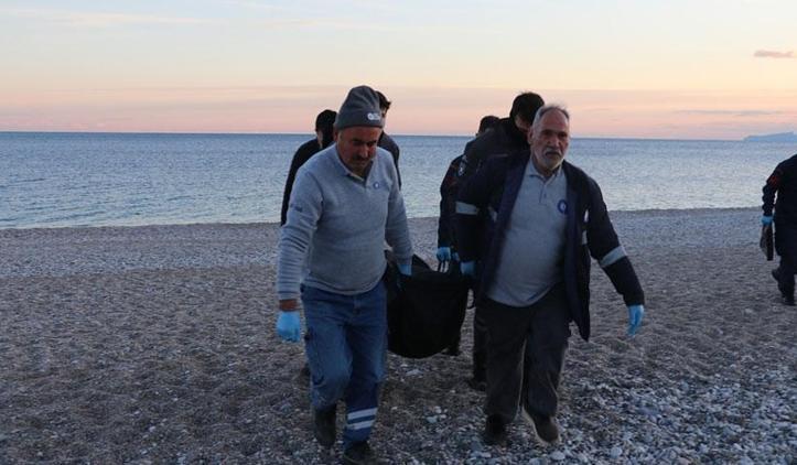 Antalya'da oltaya cesedin takıldığı anlar kamerada