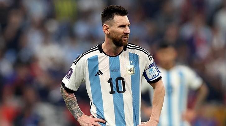 Dünya Kupası sonrası Lionel Messi imzaya hazırlanıyor PSGde büyük şok