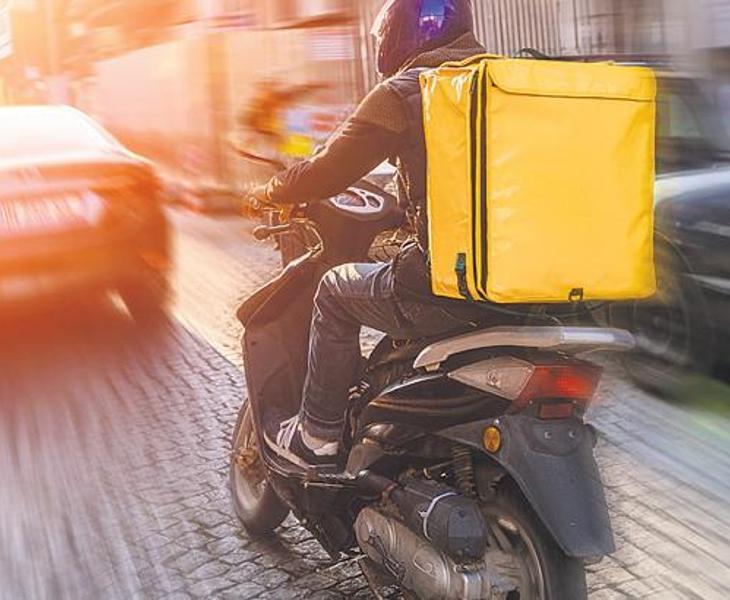 Yasa dışı kumar ve bahis sanal olsa da teslimat elden! Paraları motokurye taşıyor