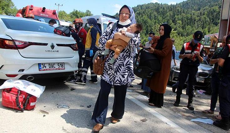 Abant yolunda feci kaza 1i bebek 6 kişi yaralandı