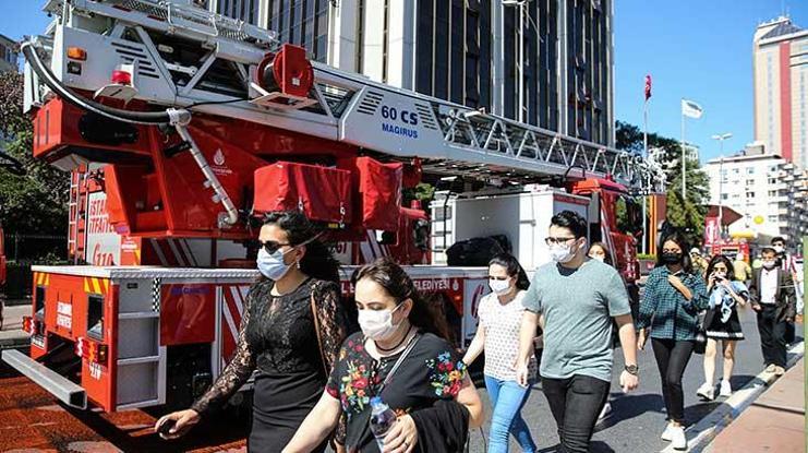Son dakika... Beşiktaşta 9 katlı binada yangın