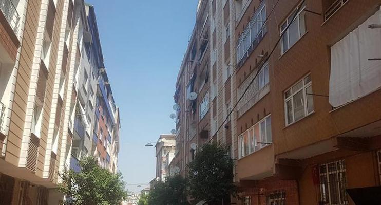 Çatı katından atılan 2,5 yaşındaki çocuk yaşam mücadelesi veriyor