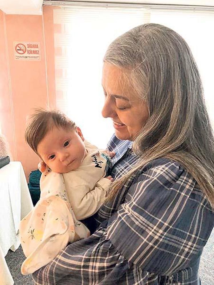 Bebeği ağlarken yalnız bırakmak varoluşunu yok saymaktır