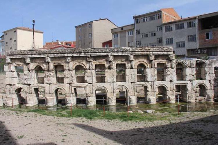 Yabancı turist üç şeye bakıyor: Kültür, fayda, inanç