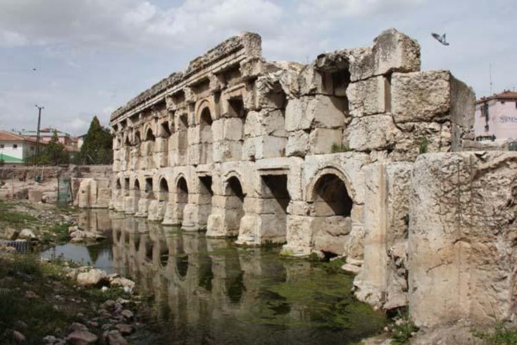 Yabancı turist üç şeye bakıyor: Kültür, fayda, inanç