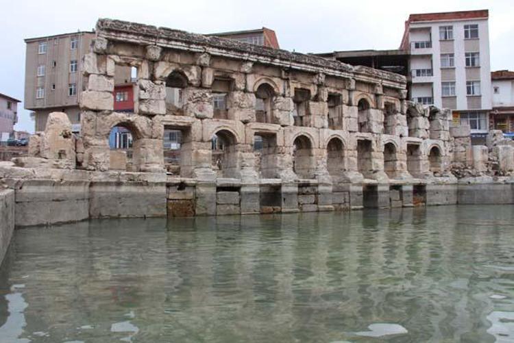 Yabancı turist üç şeye bakıyor: Kültür, fayda, inanç