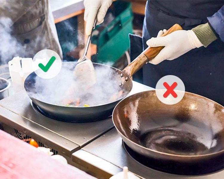 Pişirmeden önce tavayı ısıtmamak