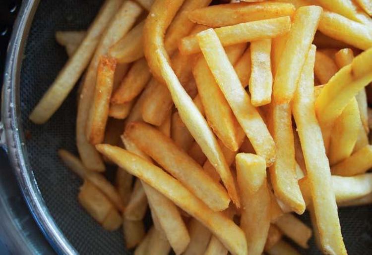 Kızarmış patates tavada nasıl ısıtılır