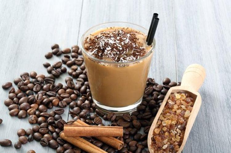 Klasik buzlu frappe malzemeleri: