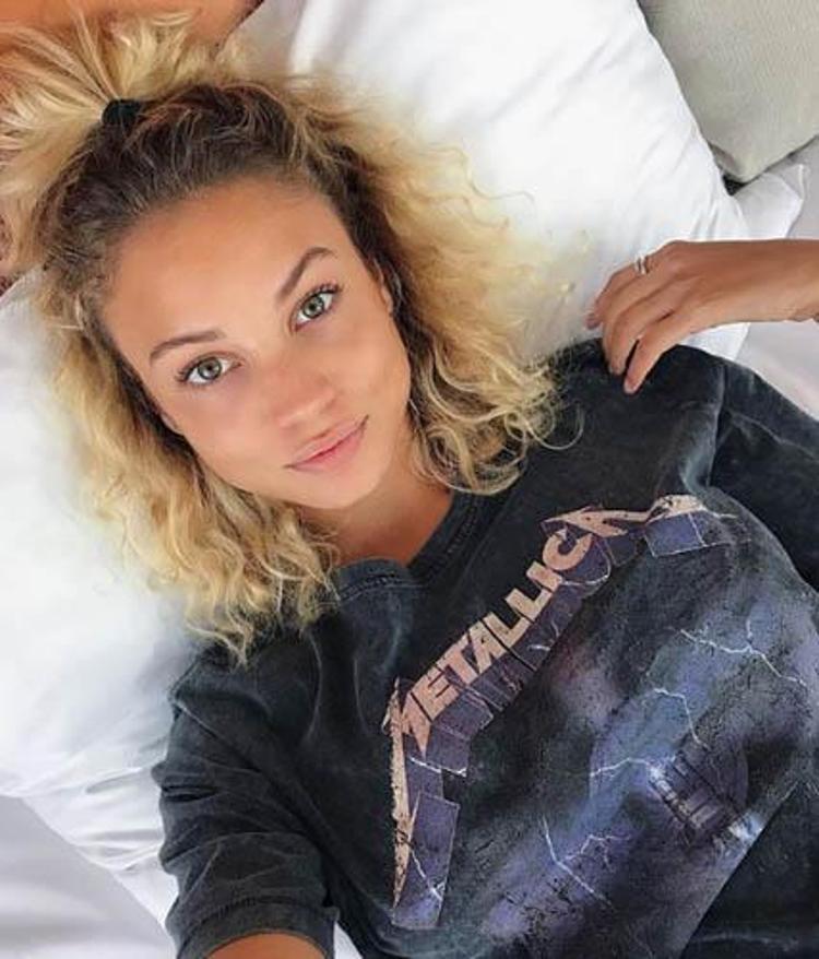 Van Der Wiel-Rose Bertram çifti alışverişte - Magazin Haberleri -  Milliyet