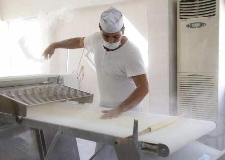 Gaziantepli ustalar baklavaları böyle hazırlıyor