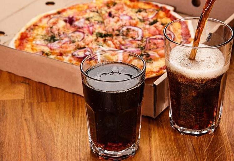 Pizza ve kola