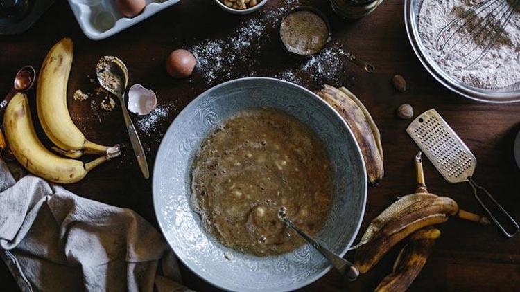 Kararan muzla banana bread (Muzlu ekmek) yapın