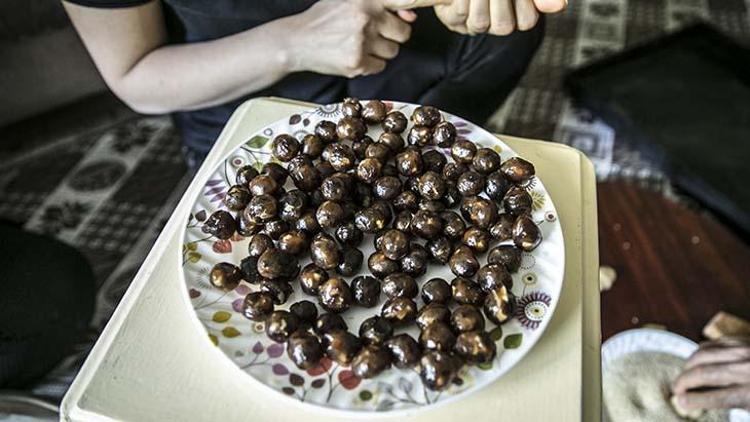 Hatayın ramazan tatlısı kömbe günde 150 tepsi pişiriliyor