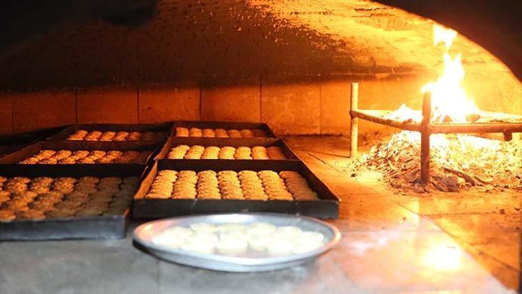 Covid-19 nedeniyle fırınlarda tedbirli pişirim yapılıyor