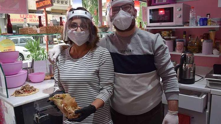 İzmirin sokak lezzeti söğüşe anne eli değdi